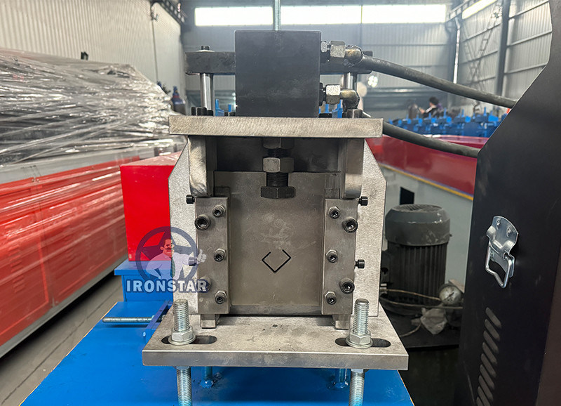 “ Nepal Standard Triangle Angle Channel Roll Forming Machine Galvanized Steel Angle Iron Making Machine For Building Structure”