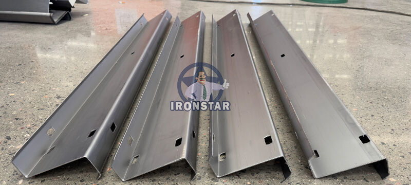 “Full Automatic CZ Channel Roll Forming Machine C Z Purlin Making Machine Adjustable Size ”